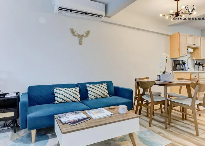 The Moose #11 - Luxe Modern Loft With King Bed, Free Parking & Wi-Fi