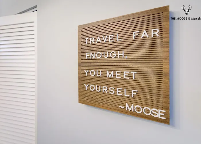 The Moose #11 - Luxe Modern Loft With King Bed, Free Parking & Wi-Fi