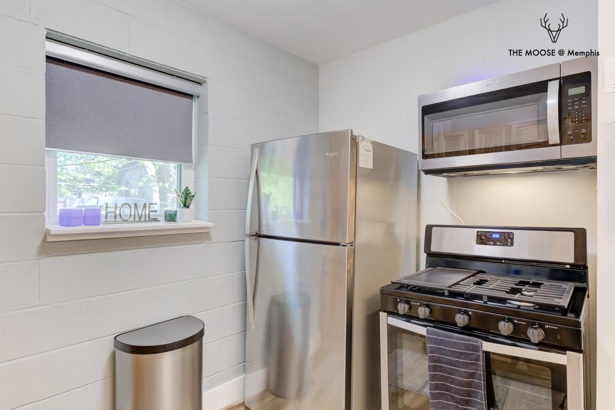 The Moose #11 - Luxe Modern Loft With King Bed, Free Parking & Wi-fi *